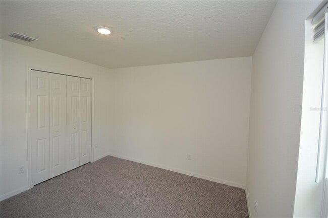 Building Photo - 11 Roxland Ln
