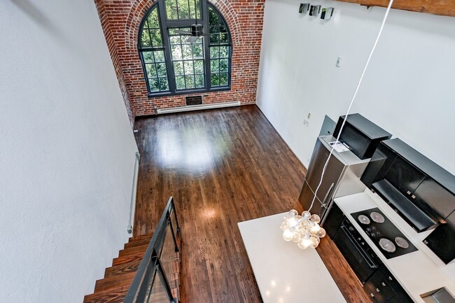 Building Photo - 461 2nd St