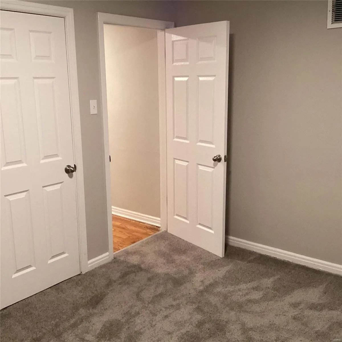 Building Photo - 6827 Roberts Ave