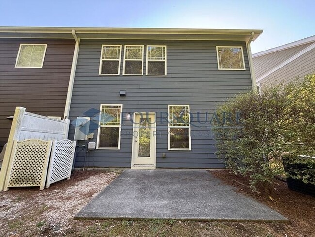 Building Photo - Spacious End-Unit Townhome with 2-Car Garage & Private Patio – Near Beaver Creek & Downtown Apex