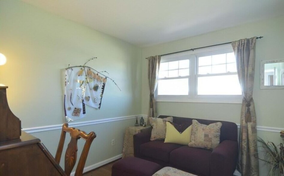 Upstairs Bedroom #1 - 4201 Collier Rd