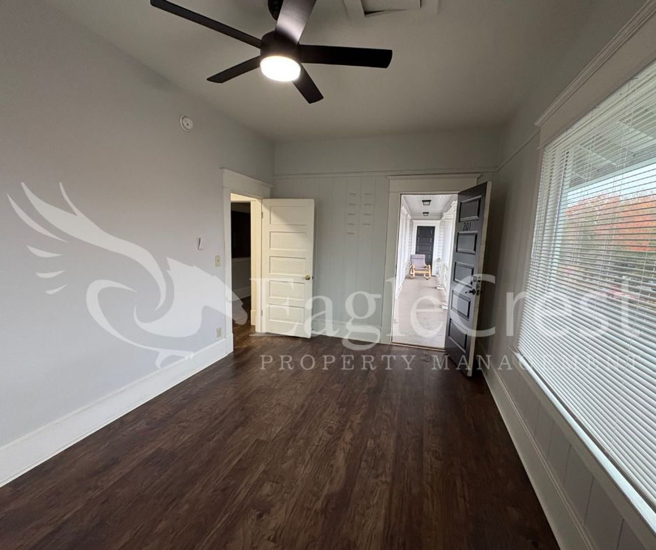 Building Photo - 105NSP