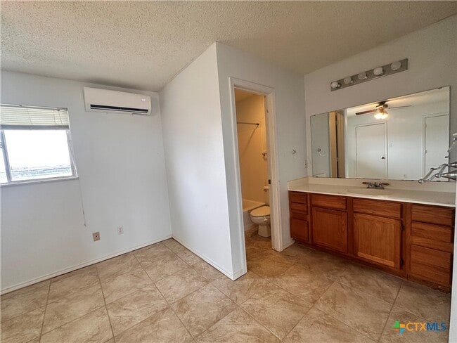 Building Photo - 158 Stockmen Ln