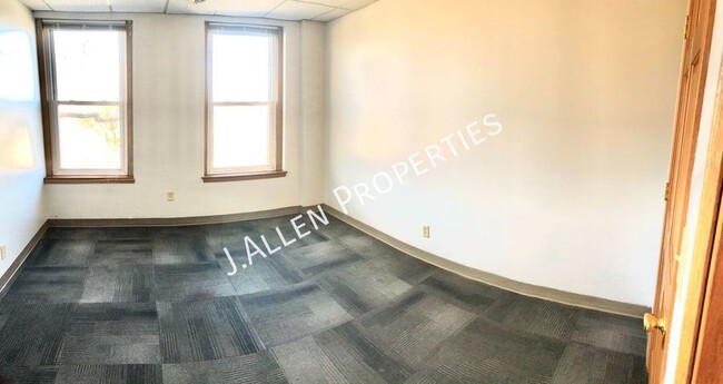 Building Photo - 507 W Norfolk Ave