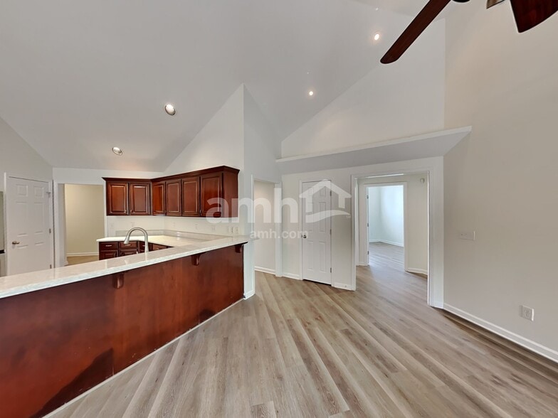 Building Photo - 3119 Lamura Ln