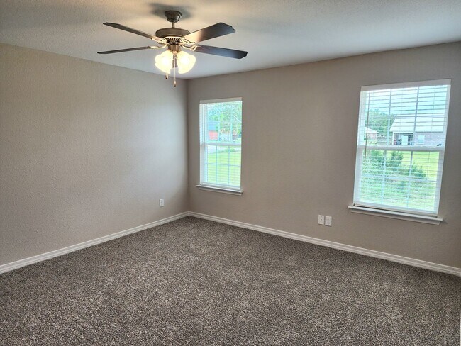 Building Photo - Corner lot 3/2 home in Elberta