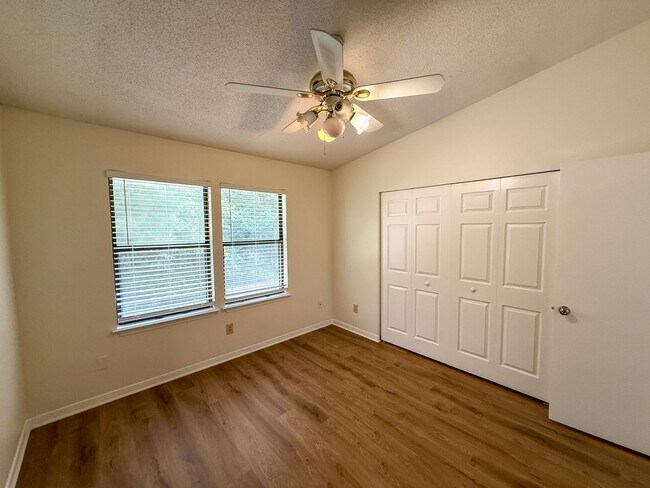 Building Photo - Completely remodeled 2 bedroom 1.5 bath to...