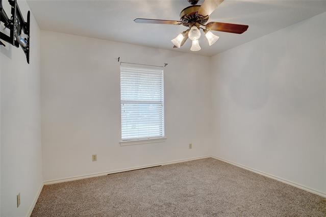 Building Photo - 2813 Woodpath Ln