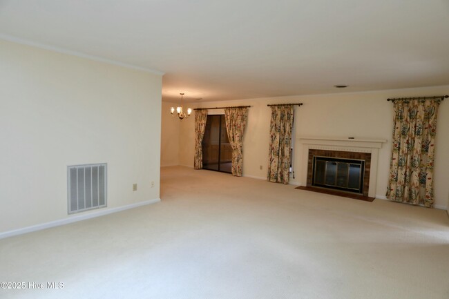 Building Photo - 154 Knollwood Dr