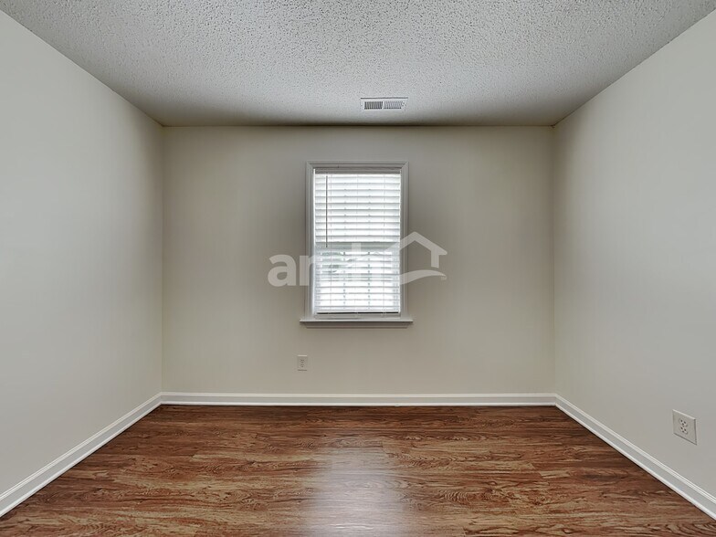 Building Photo - 4602 Bottoms Rock Ln