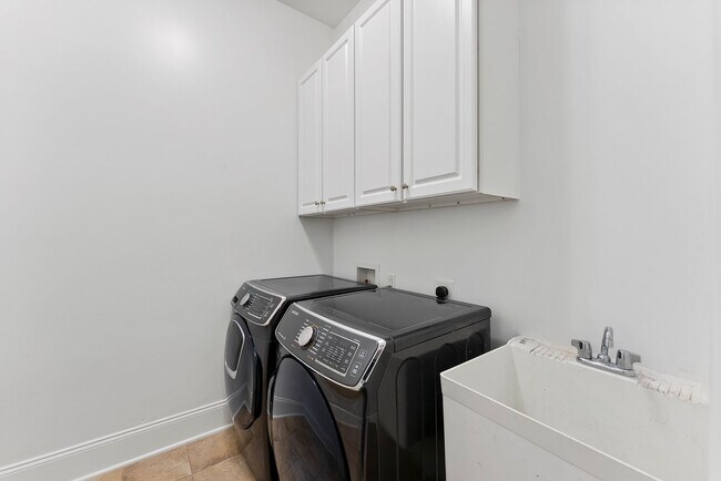 Building Photo - 828 Keith Rd