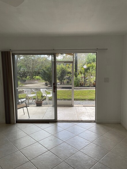 Building Photo - 1250 S Denning Dr