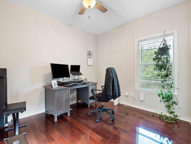 Building Photo - 11303 Nutwood Cove