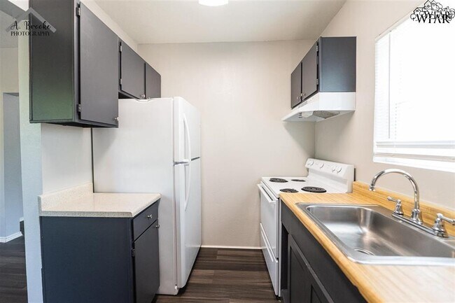 Building Photo - 2172 Ave L