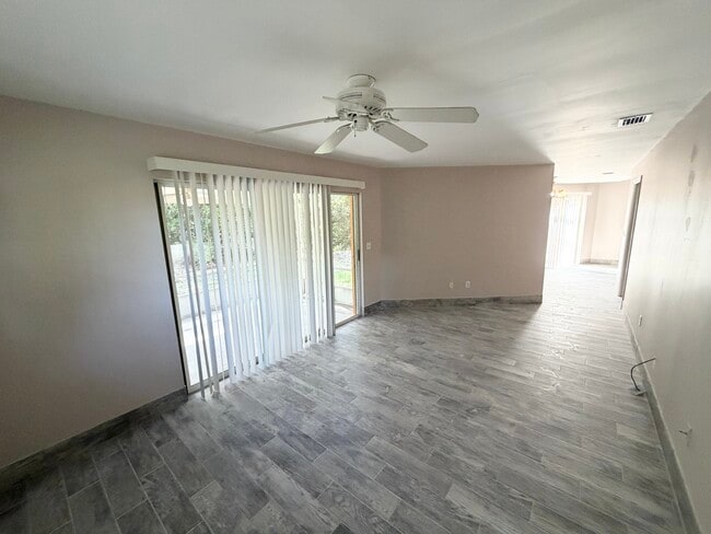 Building Photo - 64 Welling Ln