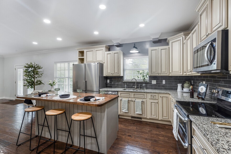main level kitchen - 57 Riverview Dr