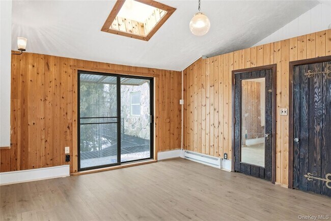 Building Photo - 378 Broadway