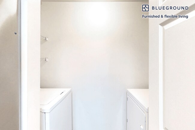 Building Photo - 1000 Avalon Dr