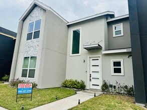 Building Photo - 5316 N Crown Point