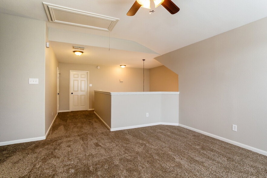 Building Photo - 1815 Adriana Ln