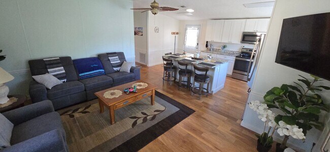 Building Photo - M1715 Pebble Beach Ln (VO/M10)