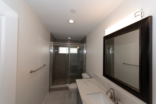 Building Photo - 1068 Kinau St