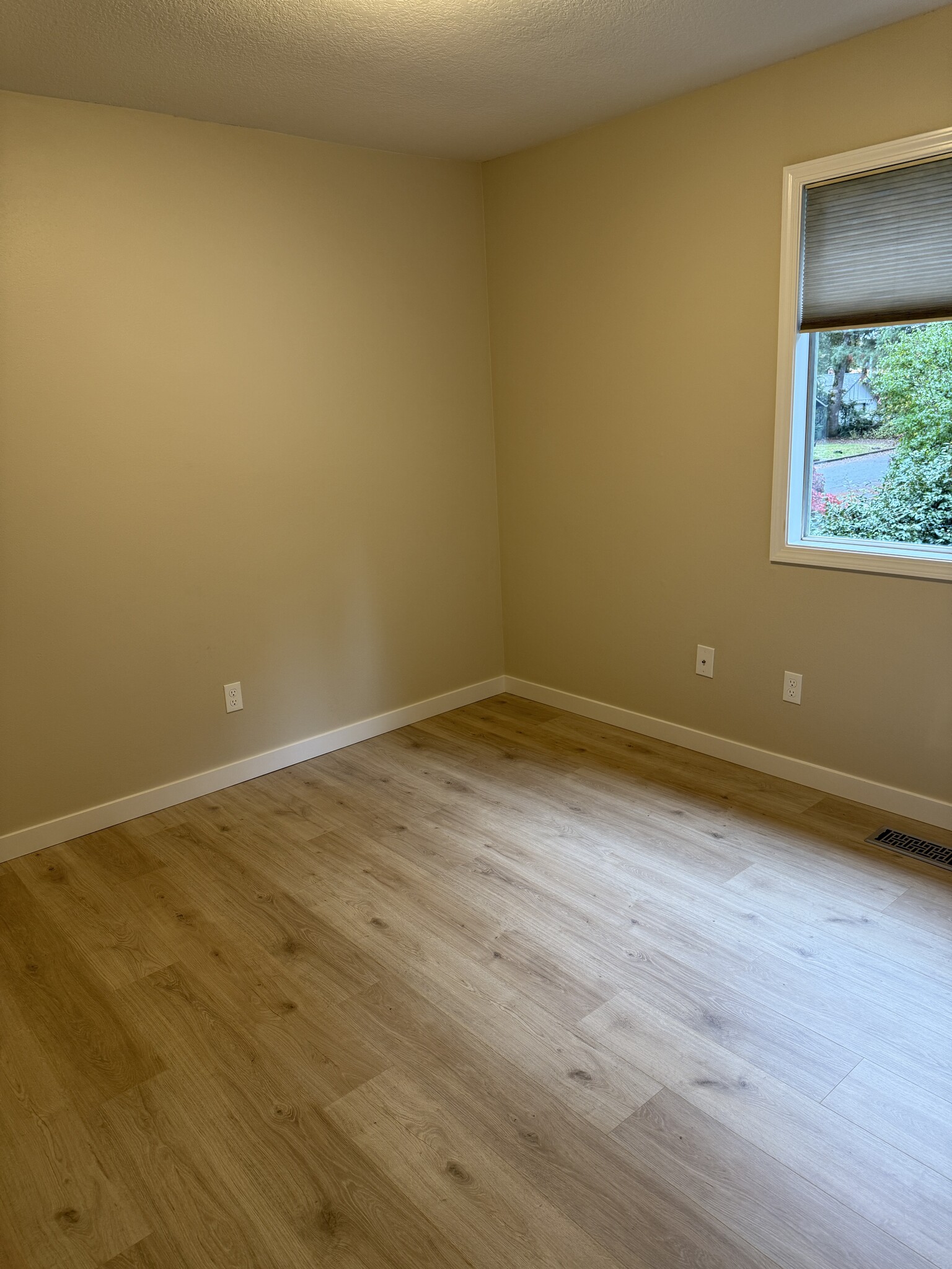 Building Photo - 17635 Hill Way