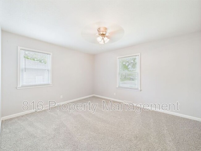 Building Photo - 10525 Skiles Ave