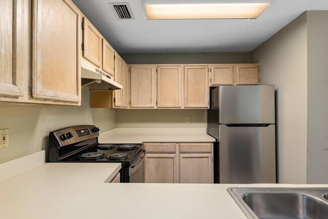 Building Photo - 4057 Crockers Lake Blvd