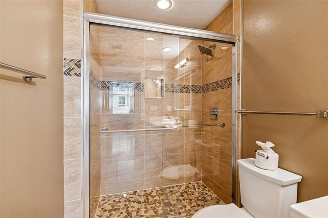 Building Photo - 1120 E Kennedy Blvd