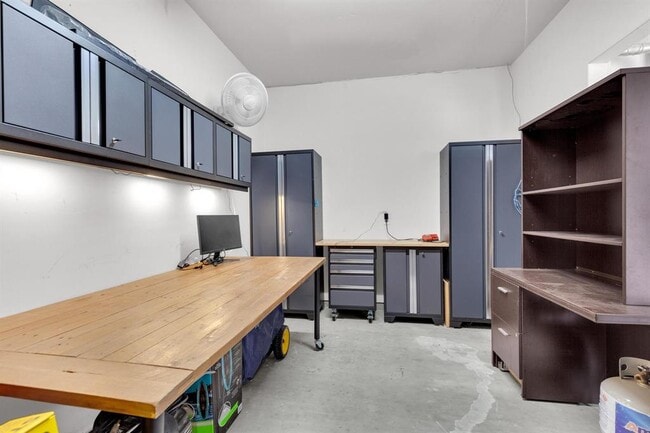 Building Photo - 2613 Corabella Pl