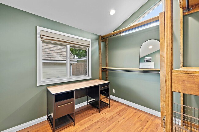 Building Photo - Beautifully Remodeled Rossmoor Home in a P...