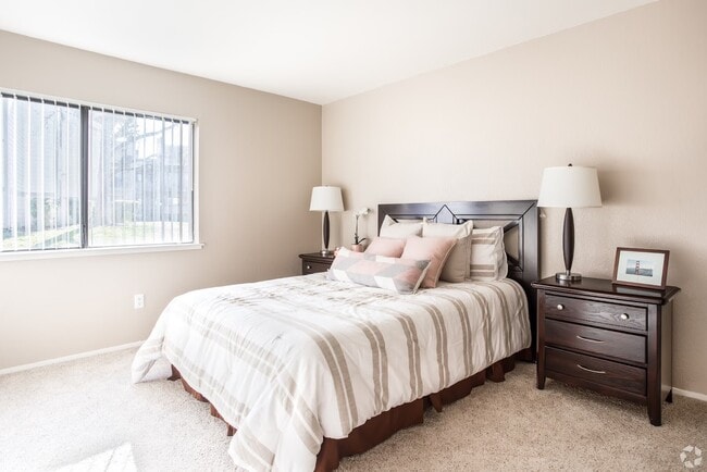 Building Photo - Twin Creeks