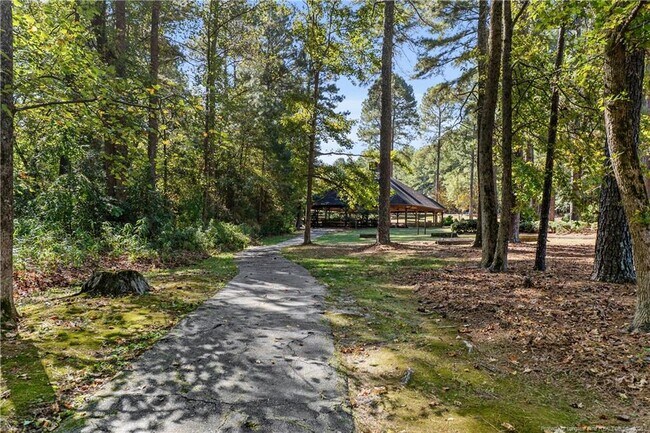 Building Photo - 136 Cottswold Ln