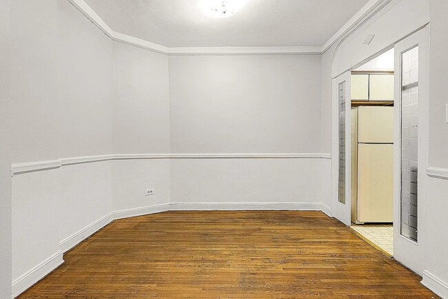 Building Photo - 110-35 72nd Rd