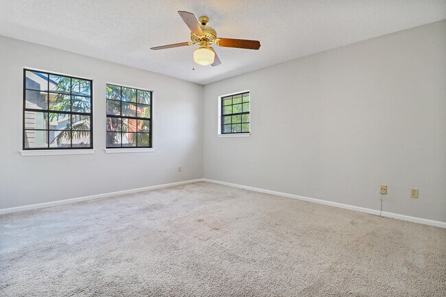 Building Photo - 145 Ambiance Cir