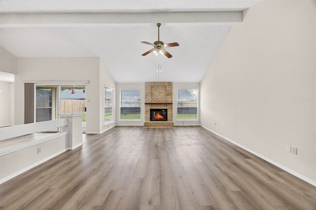 Building Photo - 12047 Plumpoint Dr