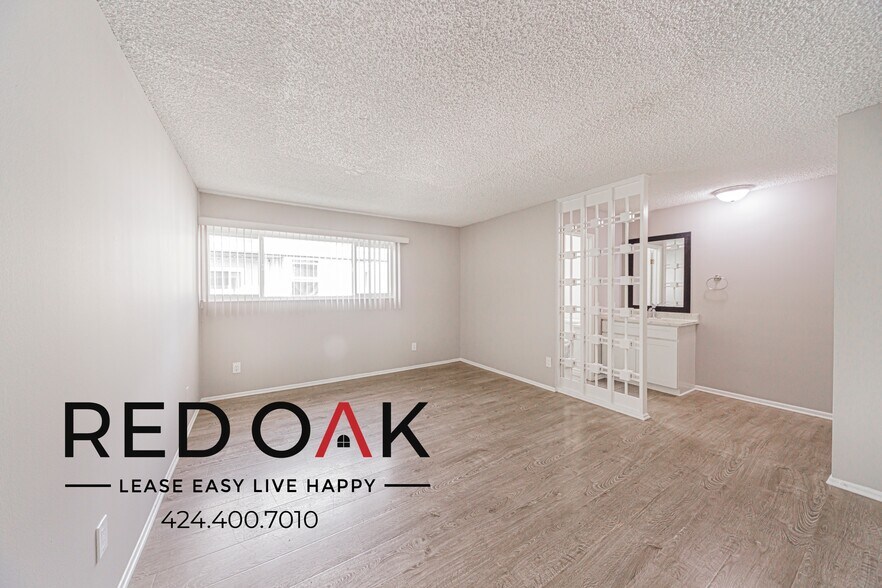 Building Photo - 4433 Colbath Ave