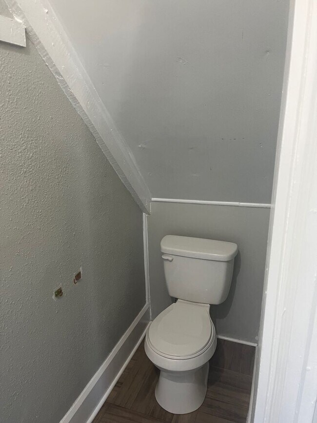 Building Photo - 2107/2105 central ave