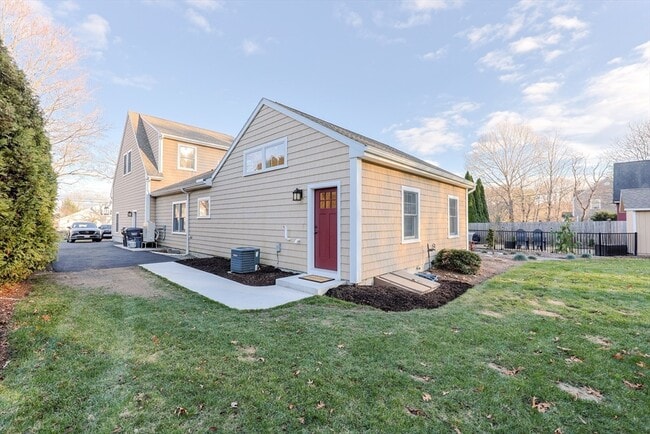 Building Photo - 15 Warren St