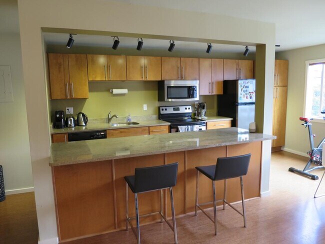 Building Photo - 1707 Boylston Ave