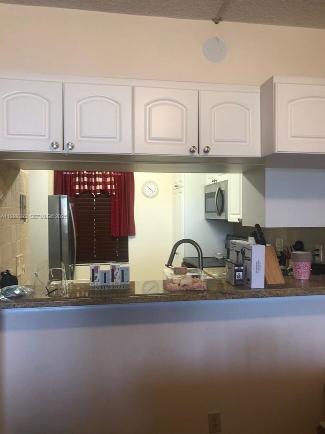 Building Photo - 10451 W Broward Blvd