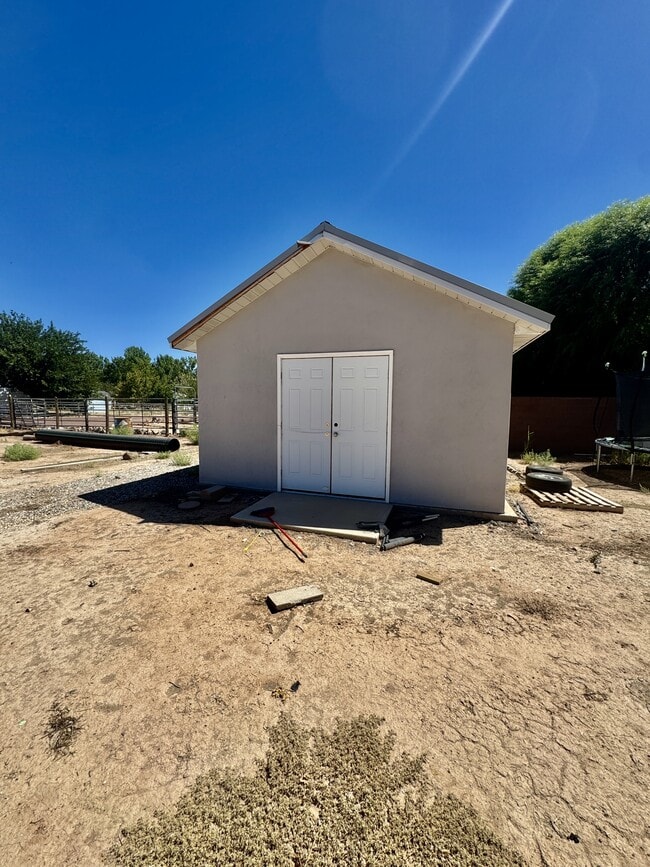 Building Photo - 1345 W Agate Rd