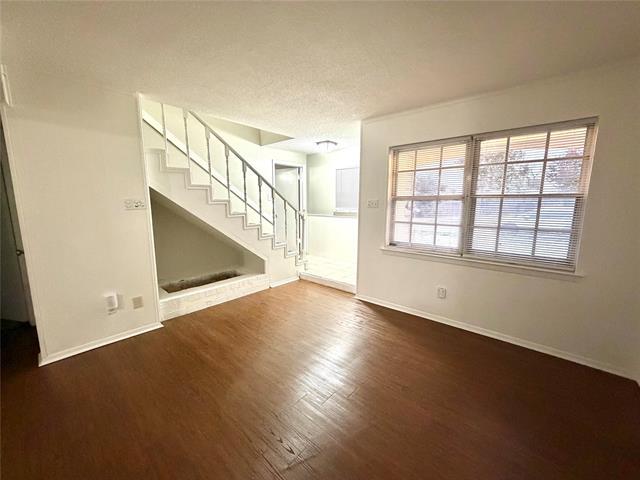 Building Photo - 2022 Mars Dr