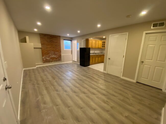 Building Photo - 4673 Redding St