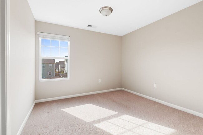 Building Photo - Beautiful 3 bedroom home on a corner lot!