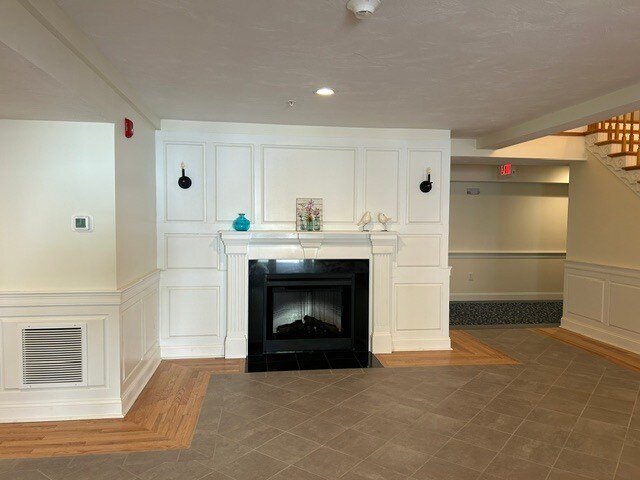 Building Photo - 28 Green Leaves Dr