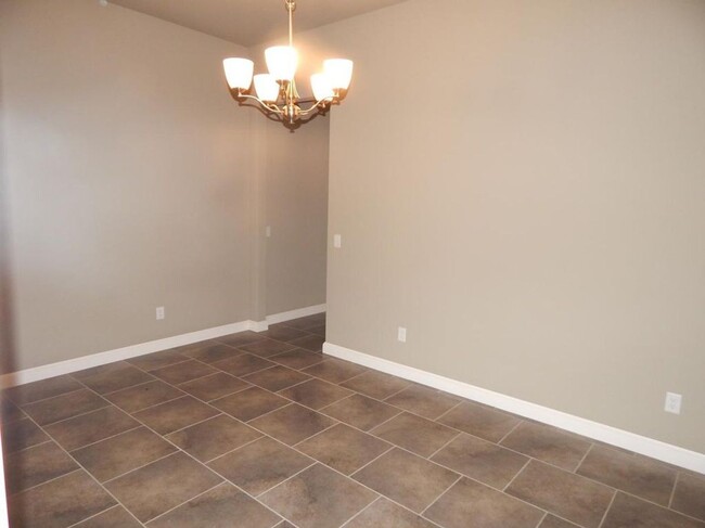 Building Photo - $1000.00 OFF 1ST MONTH RENT