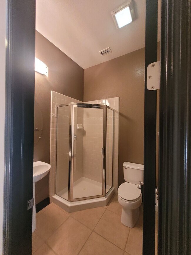 Building Photo - Lake front home in Westlake in Natomas, gated community