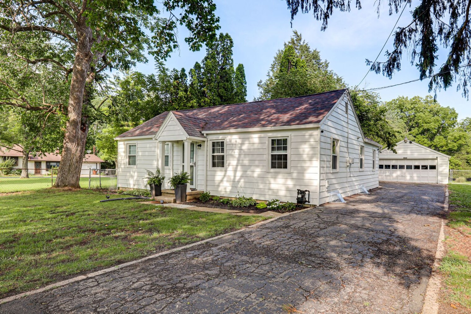 Building Photo - 1532 Hanes Rd